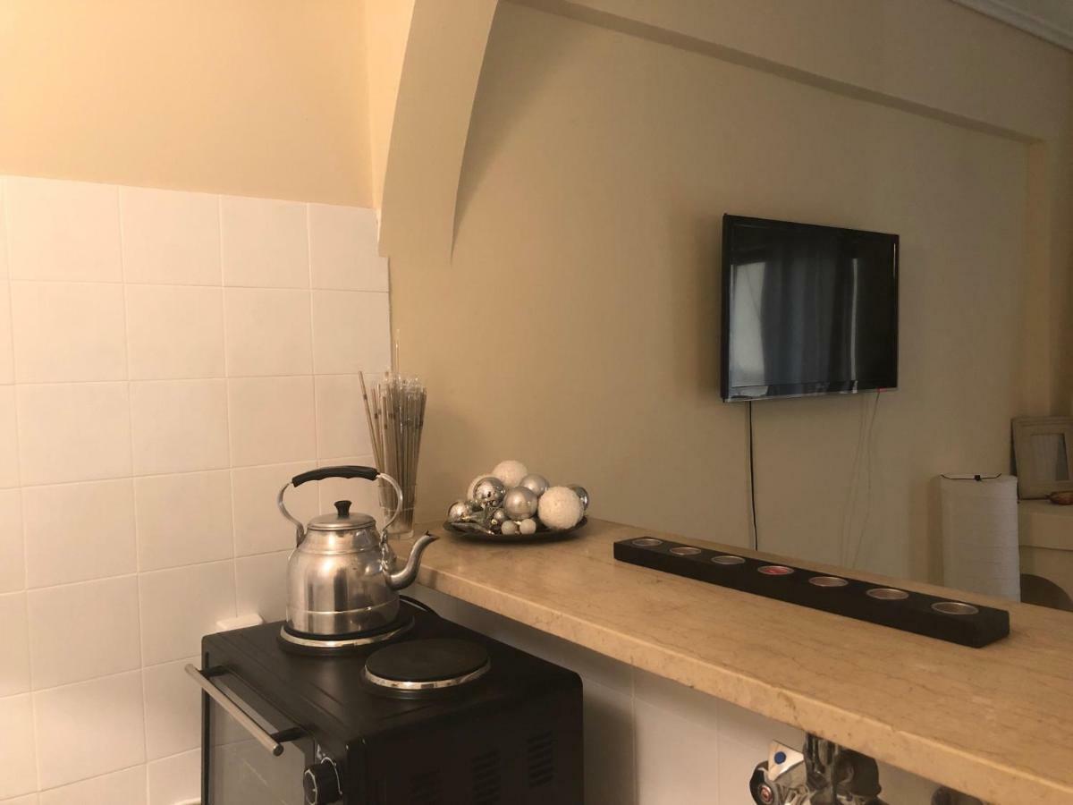 Apartment 100 Meters From The Terminal Station Athens Ngoại thất bức ảnh